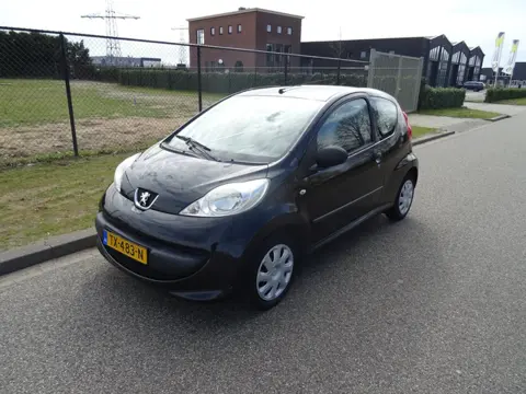 Peugeot 107 1.0-12V XR