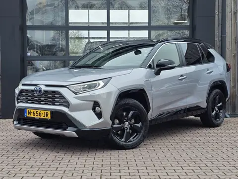 Toyota RAV4 2.5 Hybrid Style | Bi-tone | LED | Trekhaak | Navi | App-connect | Camera | All-seasons 