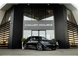 BMW 3-serie 330i High Executive Edition - M Sport | Origineel NL | Volleder | Camera | Stoelverwarmi