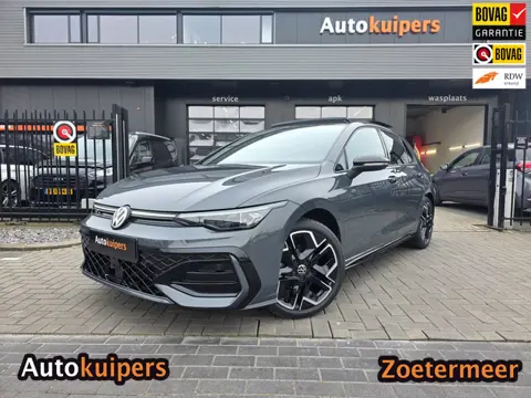 Volkswagen Golf 1.5 eTSI R-Line Edition | Met o.a. panoramadak, AppleCarPlay/AndroidAuto, IQ lights 