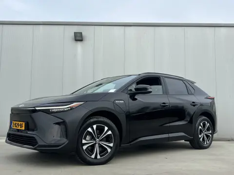 Toyota Bz4x Dynamic 71 kWh Paasaanbieding Gratis Lader Twv €1300 | Trekhaak | Alarminstallatie