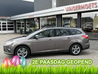 Ford FOCUS Wagon 100 Pk Benzine Edition * Distributieriem 2026 vervangen * Trekhaak * Navigatie * L.