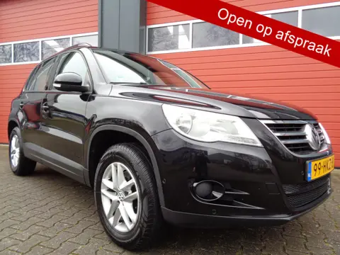 Volkswagen Tiguan 1.4 TSI Comfort&Design 150PK Airco Cruise LMV 6-BAK Pano-Dak NL-Auto Trekhaak Max.