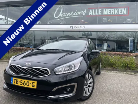 Kia cee'd 1.6 GDI DynamicLine Achteruitrijcamera - Apple carplay - Trekhaak afneembaar - Parkeersens