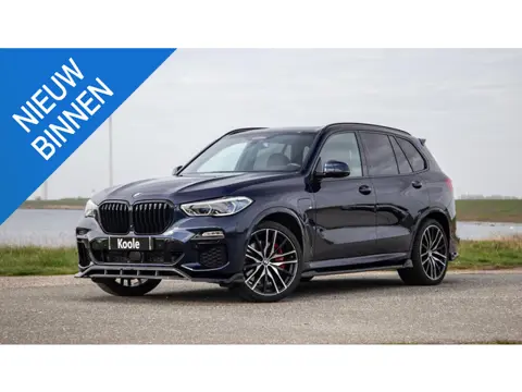 BMW X5 xDrive45e High Executive SKYLOUNGE / LASER / 4WIELSTURING / DIMAND POOK / LEDER / MAXTON / M 