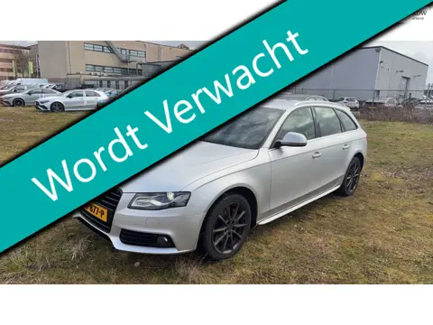 Audi A4 Avant 3.2 FSI Quattro 265pk Automaat Leder Xenon Trekhaak 1900kg.