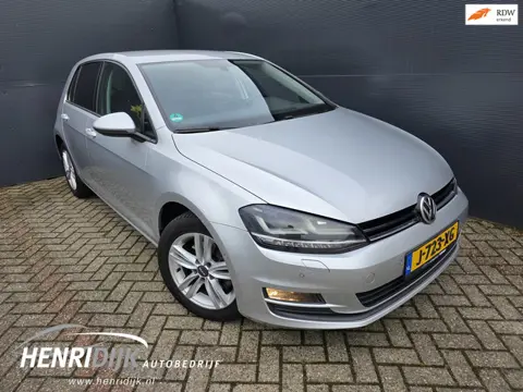 Volkswagen Golf 1.2 TSI Comfortline Camera / Xenon / Stoelverw / Clima / PDC / LMV