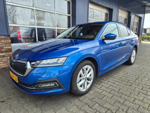 SKODA OCTAVIA 1.0 E-TSI Bussines Edition Plus, Automaat, Trekhaak, Stuur/stoel verwarming, ACC Carplay, ALL IN Prijs!