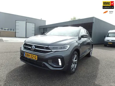 Volkswagen T-ROC 1.5 TSI R-Line Edition AUTOMAAT TREKHAAK 2025