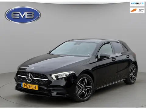 Mercedes-Benz A-klasse 250 e Business Black Solution 160 pk AMG Limited, trekhaak, sfeerverlichting,