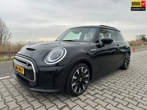 Mini Mini Electric Cooper Se Yours 33 kWh, Panorama dak, Led, Leder, Head-Up, Keyless entry, Camera