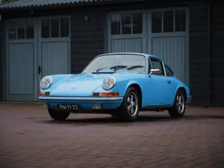 PORSCHE 911 T (911S-specs) Pastel Blue