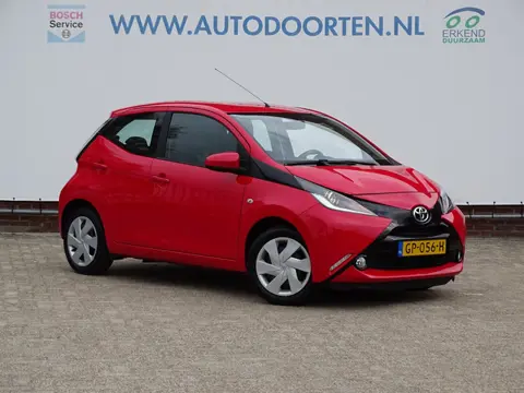 Toyota Aygo 1.0 VVT-i x-play|Trekhaak|Camera|All Season