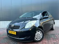 Toyota Yaris 1.4 D-4D Sol * Navi * Cruise * Trekhaak * Nieuw APK *