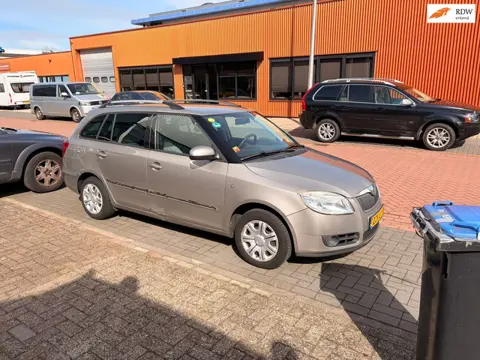 Skoda Fabia Combi 1.4-16V Tour LEES TEKST/ RIJDT GOED