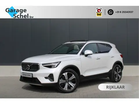 Volvo XC40 1.5 T5 Plug-in hybrid Ultimate Bright - Pano - Trekhaak - Stoel/Stuurverwarming - BLIS - 