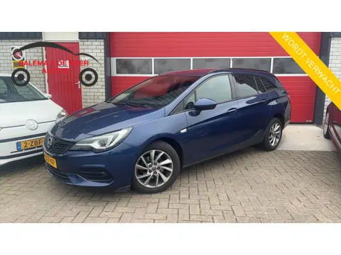 Opel Astra Sports Tourer 1.2 Elegance 131PK / TREKHAAK / BOSE / LEDER / FULL LED / STOELVERW / KEYLE