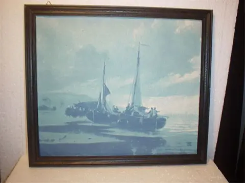 Viskotters op strand, inkttekening/ schilderij op doek.