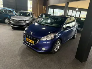 Peugeot 208 1.2 VTi Allure Navi