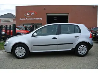 Volkswagen Golf 1.6 Trendline airco trekhaak automaat apk 31-03-2027 inruil mogelijk