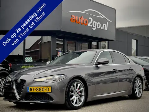Alfa Romeo Giulia 2.2 AUT8 SUPER 180PK LEDER NAVI AIRCO LED LMV PDC