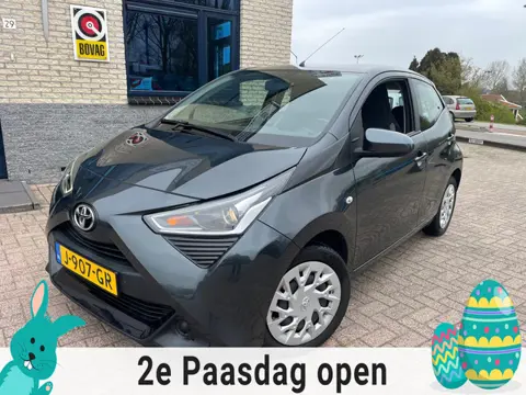 Toyota Aygo 1.0 VVT-i x-play- camera-carplay- NL auto