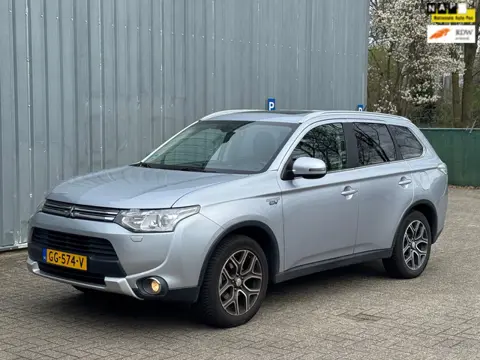 Mitsubishi Outlander 2.0 PHEV Instyle X-Line / Pano / Camera / Trekhaak