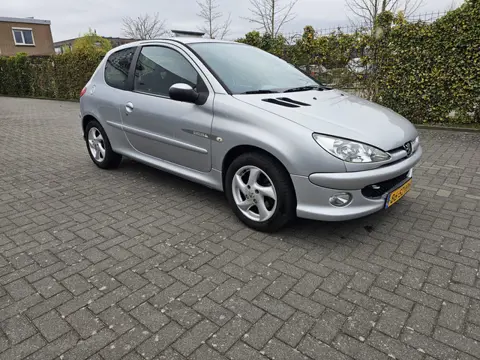 Peugeot 206 1.4-16V Quiksilver (bj 2006)