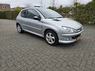 Peugeot 206 1.4-16V Quiksilver (bj 2006)