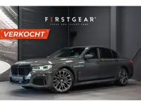 BMW 7-serie 730d xDrive High Executive *M-Sport / Harman-Kardon / Panorama / HUD / Soft-Close*