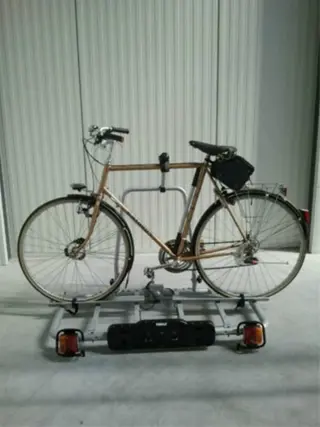 TE HUUR :Thule Fietsendragers voor 1-2 of 3 fietsen