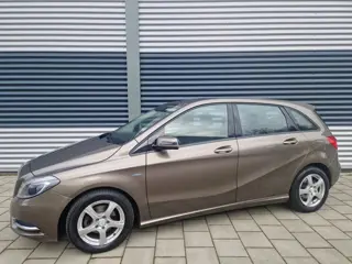 Mercedes-Benz B-Klasse 180 Ambition Automaat, climatronic, Leder, Navigatie , NAP, Trekhaak elektris
