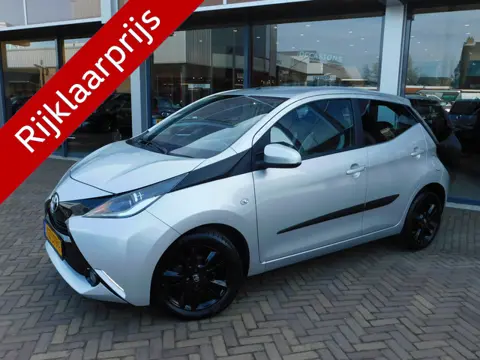 Toyota Aygo 1.0 VVT-i x-play | LM-Velgen (bj 2015)