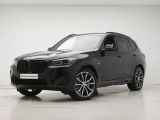 BMW X3 xDrive30e High Executive M-Sport | Panorama | Trekhaak | Driving assistant | Stoel- en stuurv
