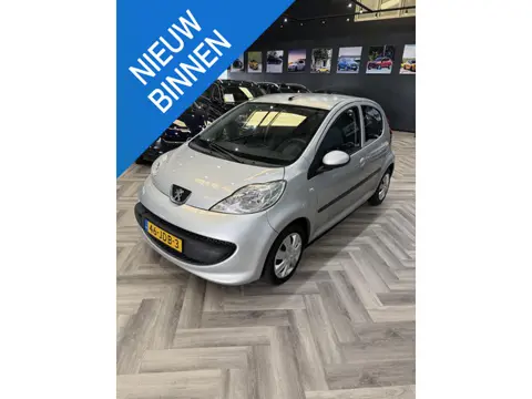 Peugeot 107 1.0-12V XS