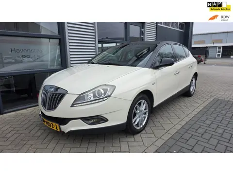 Lancia Delta 1.4-16V Argento