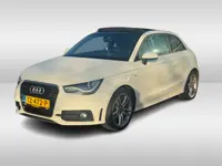 Audi A1 1.2 TFSI S edition / Trekhaak / Panoramadak / Navigatie / Half leder / Parkeerhulp achter / 