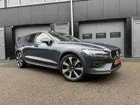 Volvo V60 Cross Country 2.0 B5 AWD Pro Pano, Keyless, HUD, Camera...