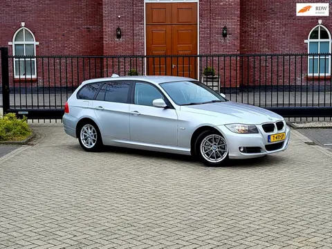 BMW 3-serie Touring 318i Business Line / Airco / Navi / Stoelverwarming / 6 bak