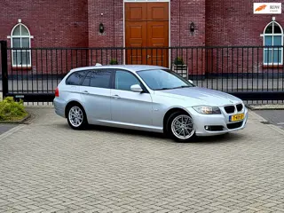 BMW 3-serie Touring 318i Business Line / Airco / Navi / Stoelverwarming / 6 bak