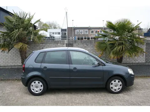 Volkswagen Polo 1.4-16V Comfortline, airco, cruise
