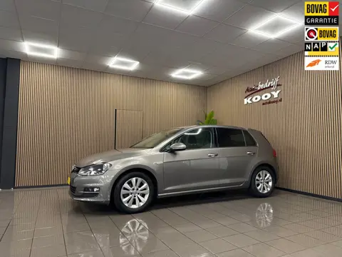 Volkswagen Golf 1.0 TSI Comfortline * Navigatie / Trekhaak / Cruise control / LM Velgen / NL Auto *