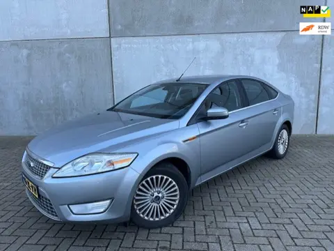 Ford Mondeo 2.0-16V Titanium