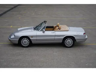 Alfa Romeo Spider 2.0