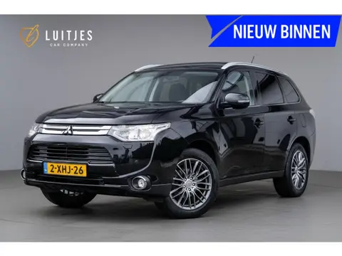Mitsubishi Outlander 2.0 Instyle 7-pers|Schuifdak|Leder|Trekhaak|Elek.a-klep|Camera|Rockford-Fosgate