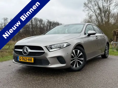 Mercedes-Benz A-klasse 180 Business Solution/ NL Auto /Automaat / Airco / Navi / Camera / Leder Elek