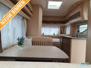 Hobby La Vita 400 SF Dwarsbed Zit Tent Thule C