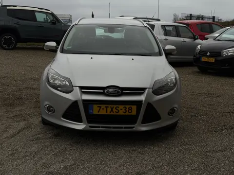 Ford Focus Wagon 1.0 EcoBoost Titanium 1e Eig Dealer Onderhouden Clima Cruise PDC LMV Winterbanden