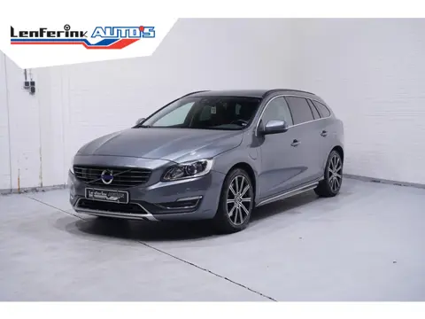 Volvo V60 2.4 D5 Twin Engine AWD Navi Leder Stoelverwarming Private-glas 18"lmv Xenon Cruise
