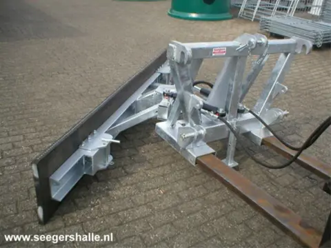 Hydraulisch vertelbare sneeuwschuif, mestschuif